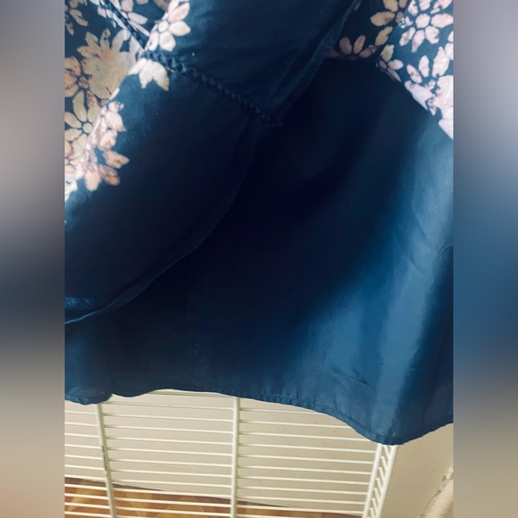 Liz Claiborne Axcess Skirt MIDI Navy Blue Light Pink Floral Size 4 Small Boho - Picture 5 of 12